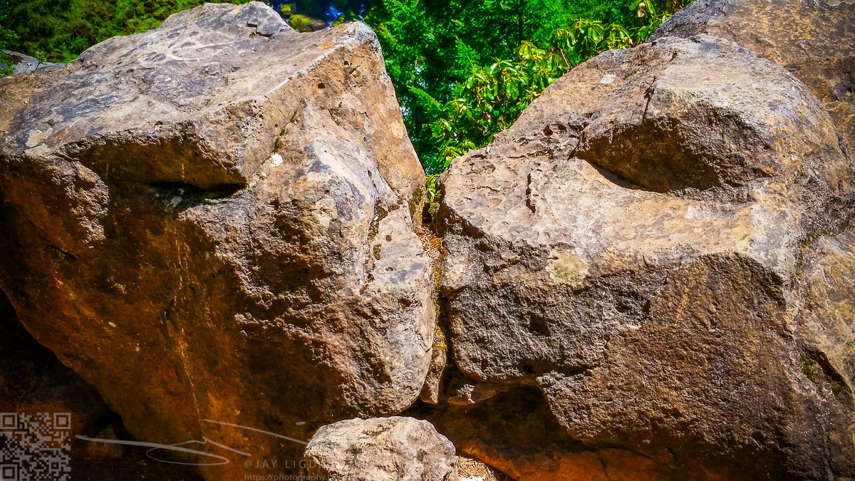Boulders Kissing