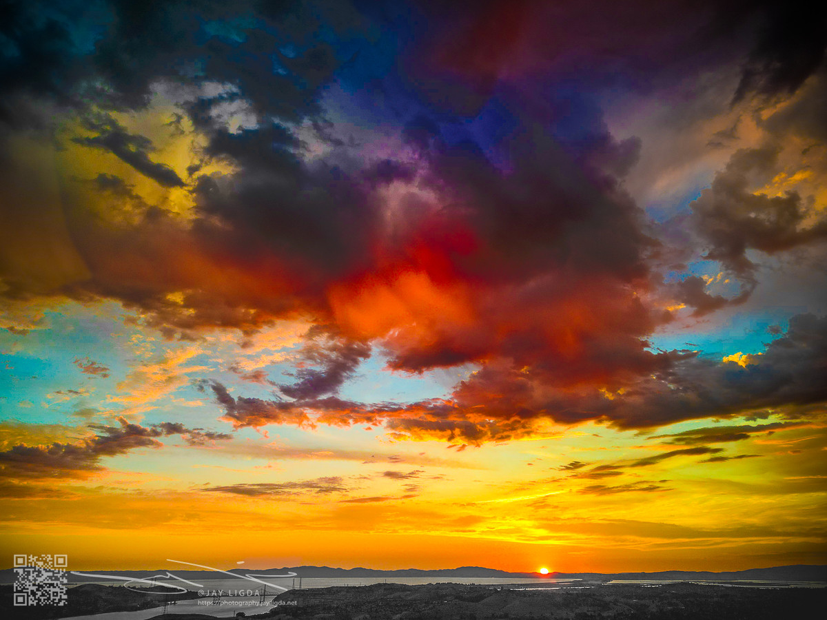 Low Sunset Deep Cloud Color