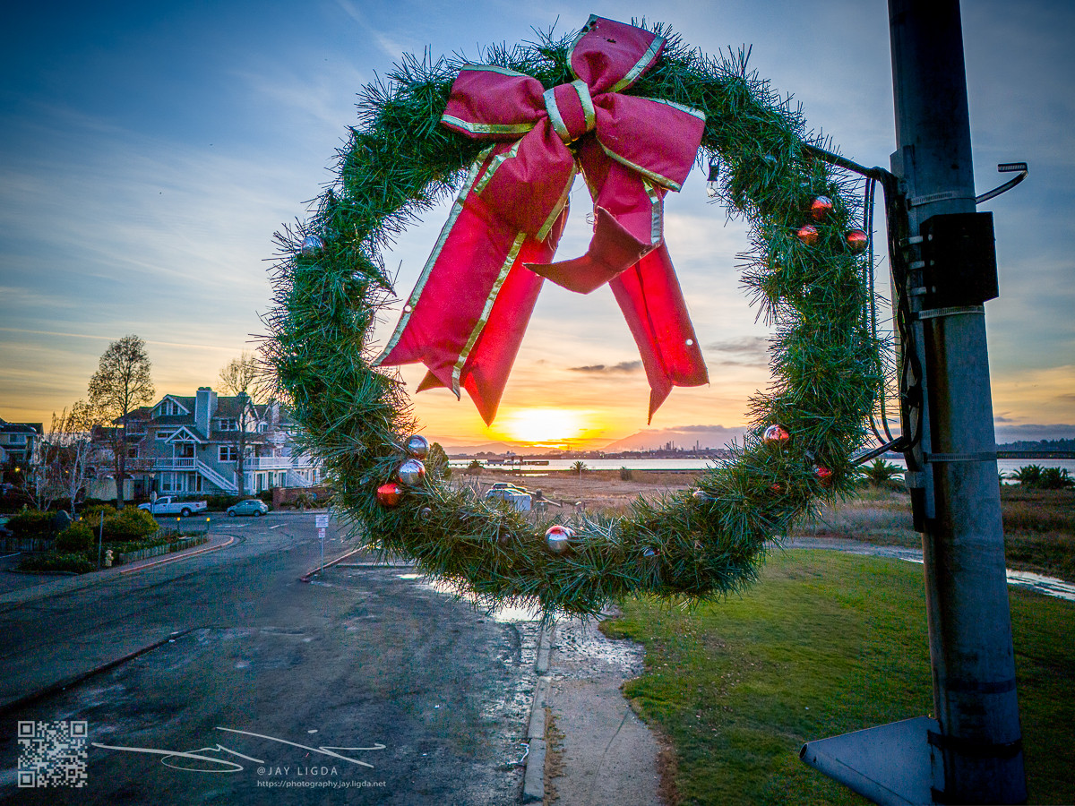 Holiday Weath with Sunrise 1 Holiday Weath with Sunrise 1