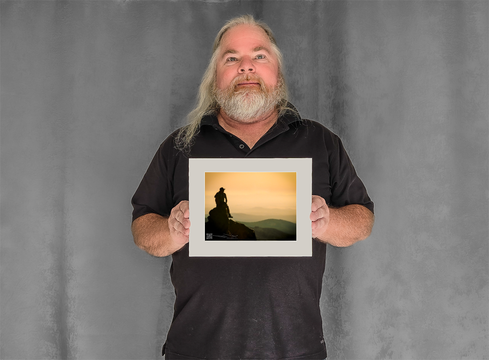 mockup-1462-030403L-BW-handsome_model