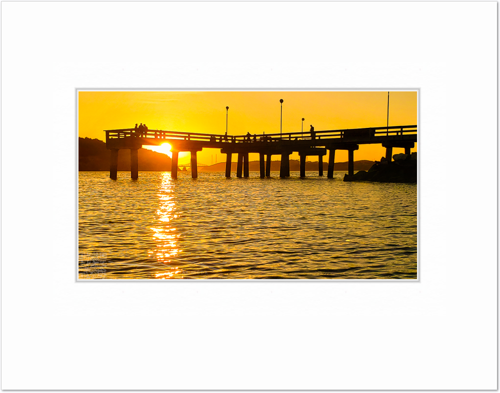 mockup-1527-031609L-BW-blank_mat