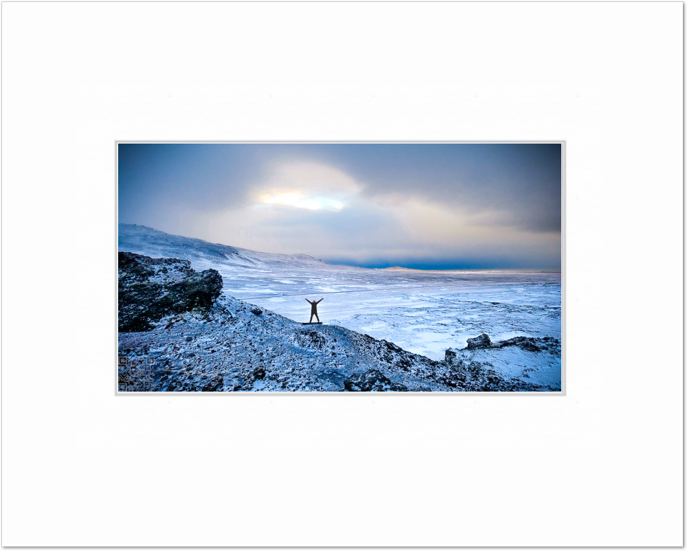 mockup-1532-041609L-BW-blank_mat