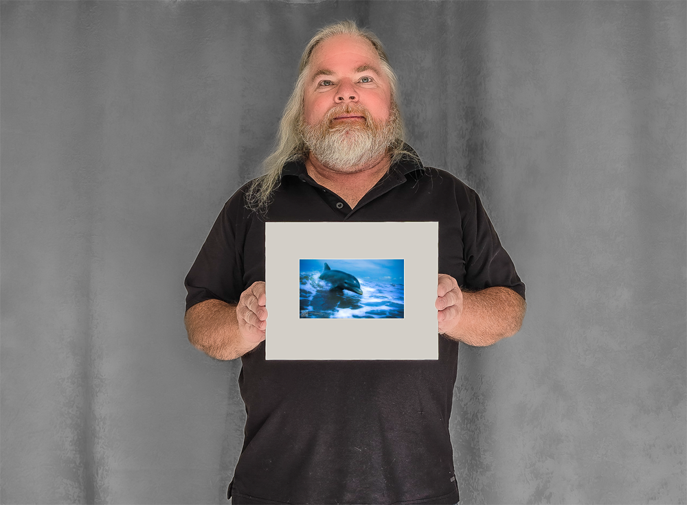 mockup-1542-021609L-BW-handsome_model