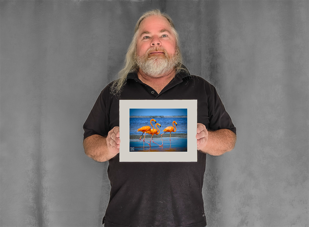 mockup-1589-030403L-BW-handsome_model