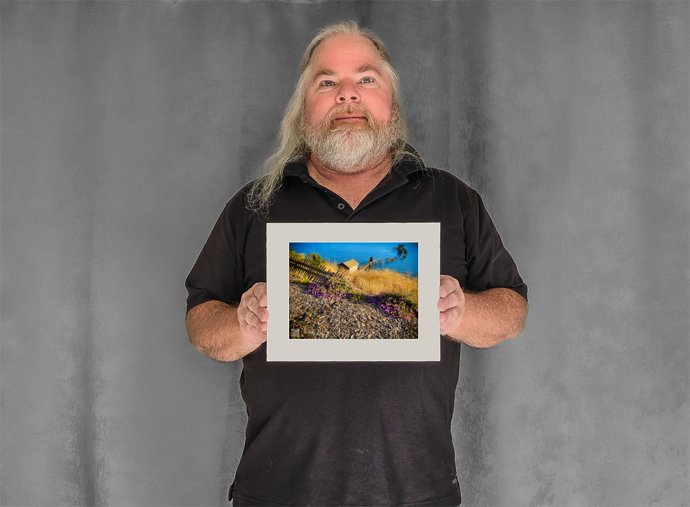 mockup-1678-030403L-BW-handsome_model-1