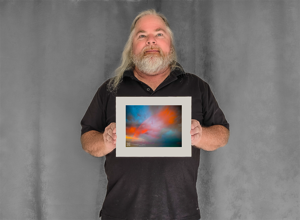 mockup-1684-030403L-BW-handsome_model