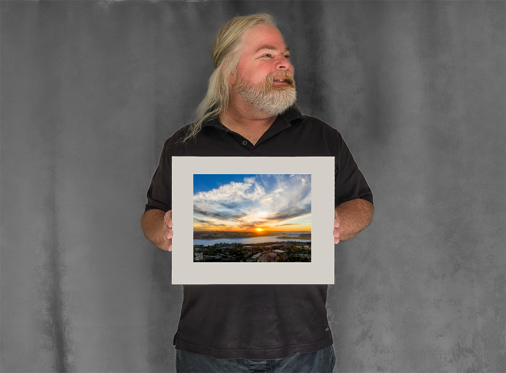 mockup-1758-040403L-BW-handsome_model