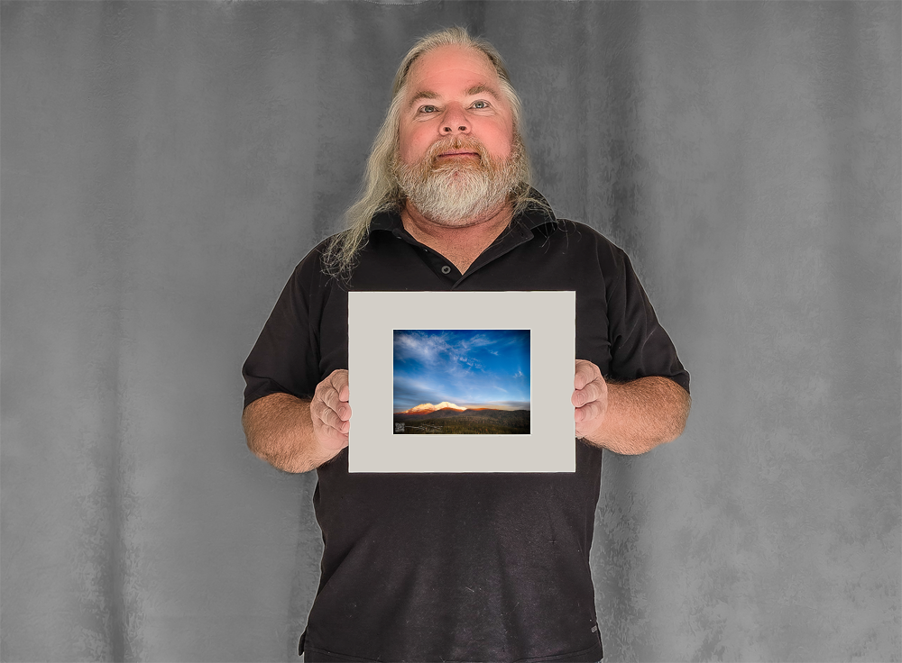 mockup-1760-020403L-BW-handsome_model