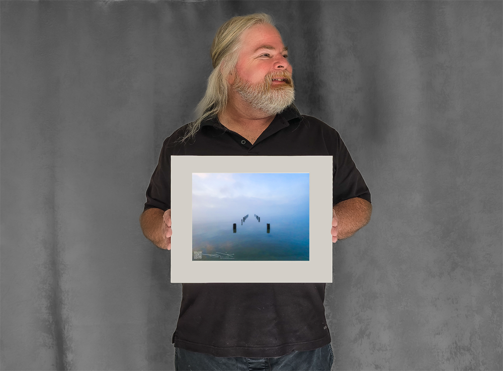 mockup-1772-040403L-BW-handsome_model