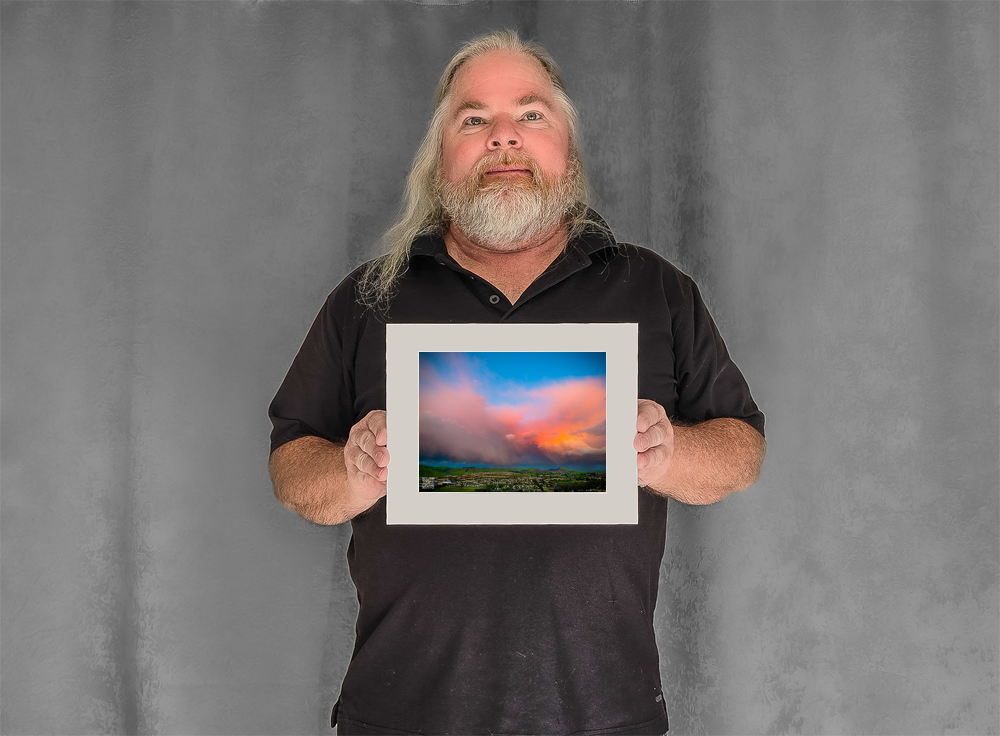 mockup-1825-030403L-BW-handsome_model-1