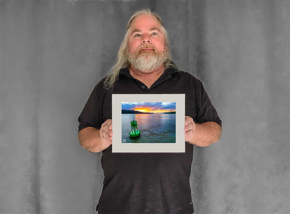 mockup-1836-030403L-BW-handsome_model