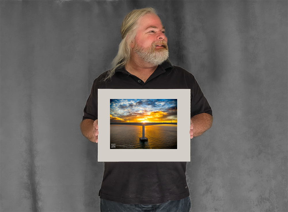 mockup-1854-040403L-BW-handsome_model