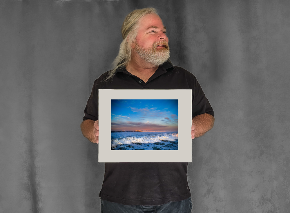 mockup-1910-040403L-BW-handsome_model-1