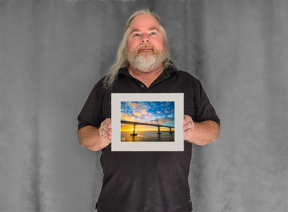 mockup-1933-030403L-BW-handsome_model