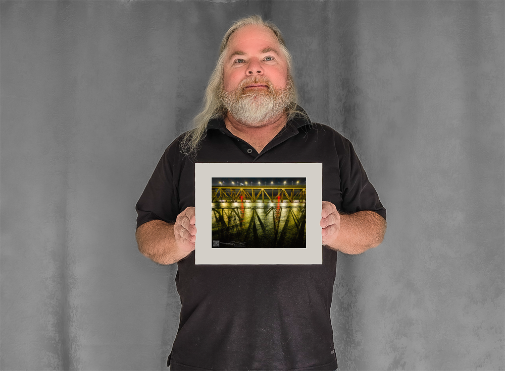 mockup-1956-030403L-BW-handsome_model