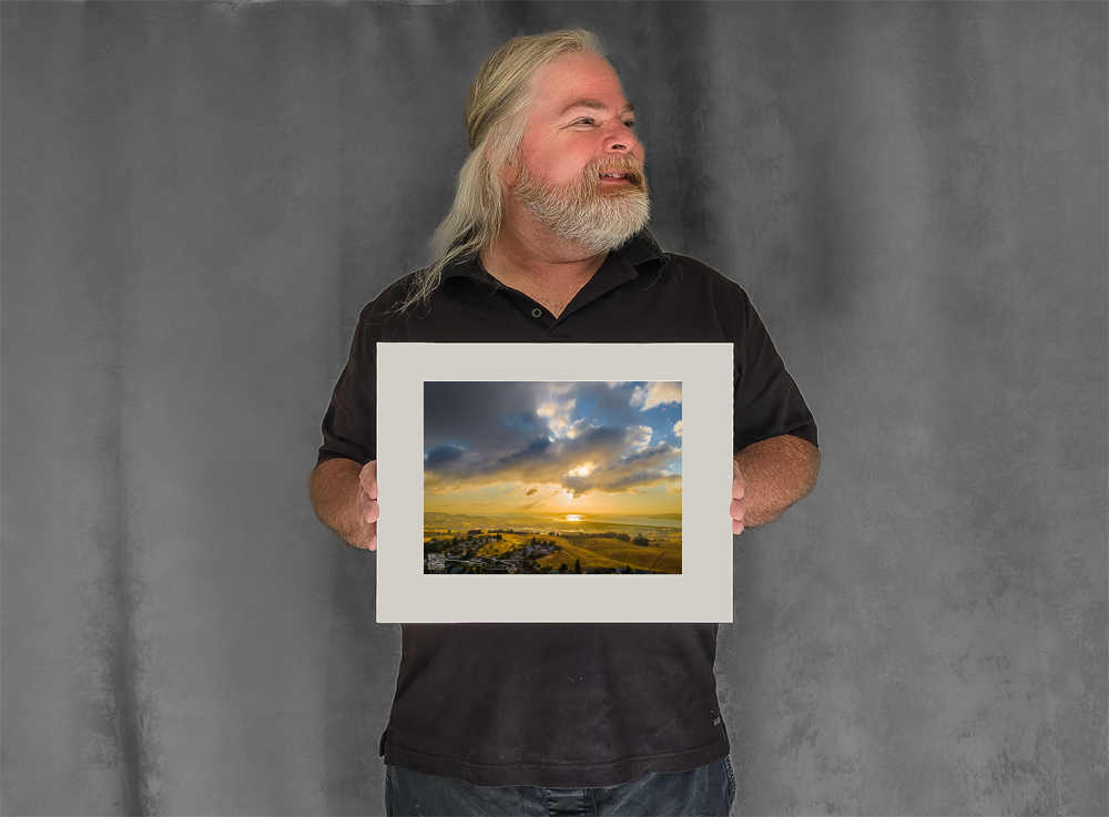 mockup-2155-040403L-BW-handsome_model