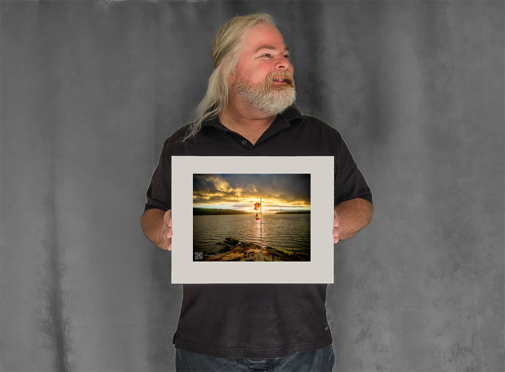 mockup-2542-040403L-BW-handsome_model-1