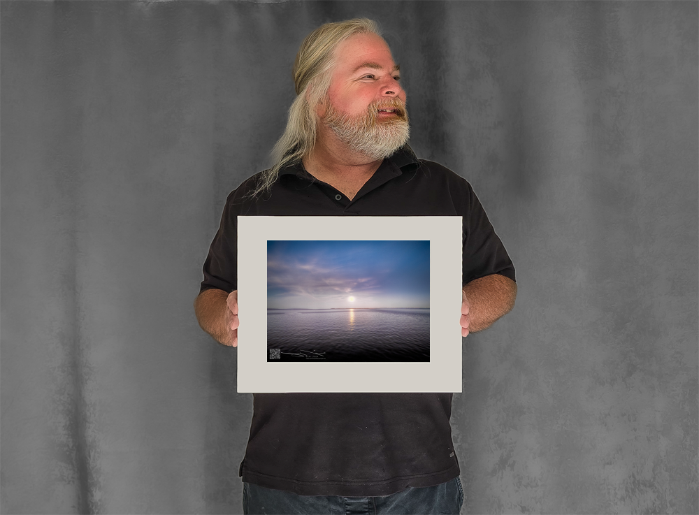 mockup-2614-040403L-BW-handsome_model-1