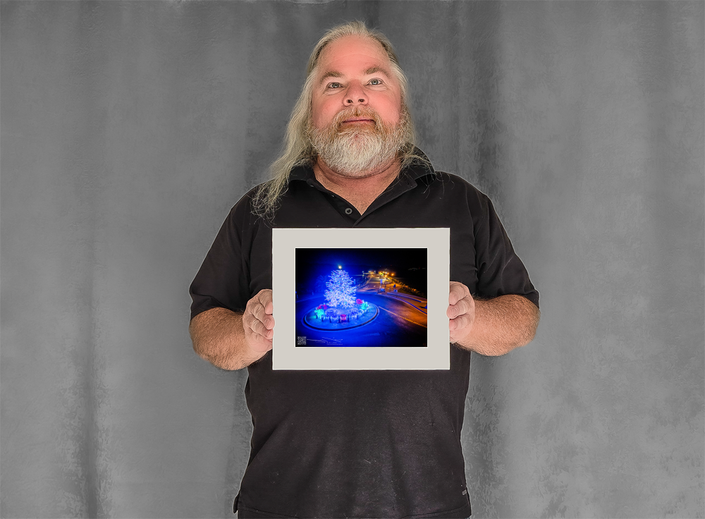 mockup-4536-030403L-BW-handsome_model