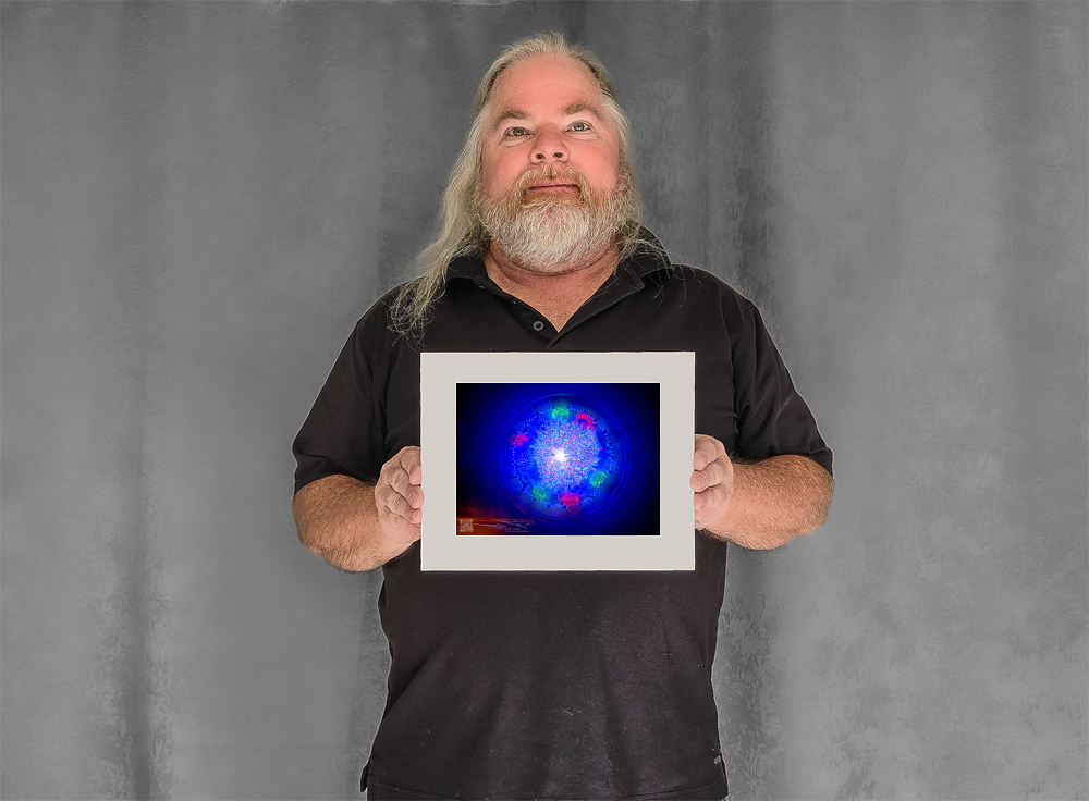 mockup-4598-030403L-BW-handsome_model