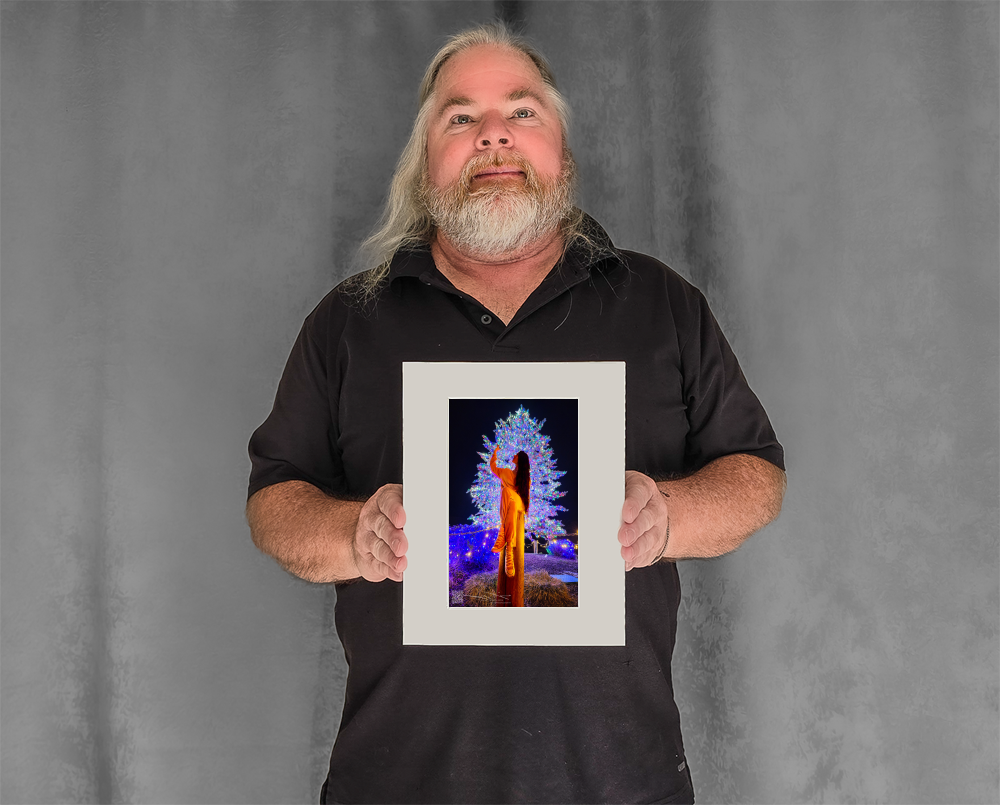 mockup-4647-030403P-BW-handsome_model-1