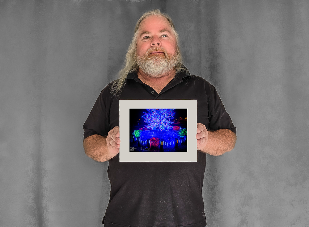 mockup-4666-030403L-BW-handsome_model